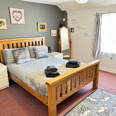 Llanidloes Townhouse-Pet-Friendly-Sleeps 6-Mid Wales Διαμέρισμα Εξωτερικό φωτογραφία